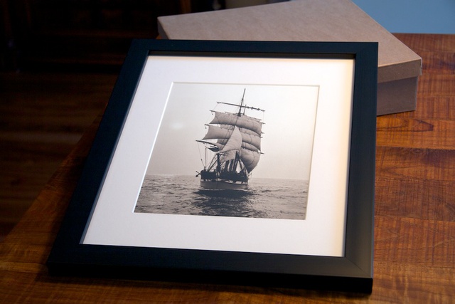 Tirage platine encadré.